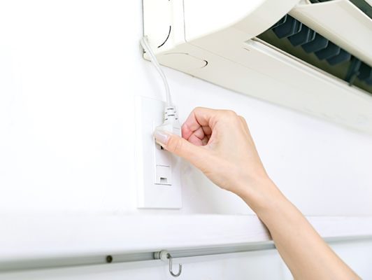 高い場所に設置された空調設備